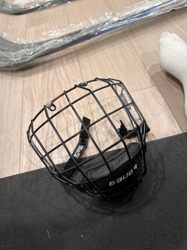 Medium Bauer Profile II Facemask Full Cage (Used)