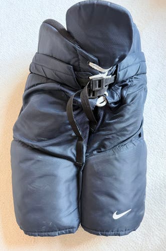 Nike Team USA Men’s World Championship Pants Size large (Used in excellent condition)