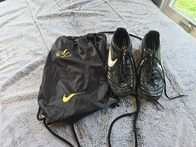 Black Men's Size M 7.0 Nike Tiempo Super Ligera Turf Cleats Cleats (Used)