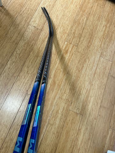 Senior CCM Vizion2 Right Handed Hockey Stick P29 (New)