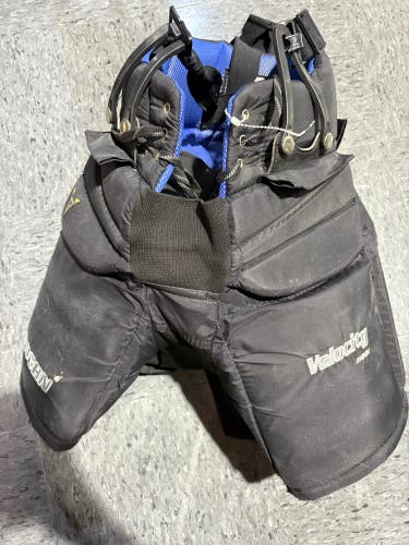 Black Intermediate Medium Vaughn Velocity 1100i Hockey Goalie Pants (Used)