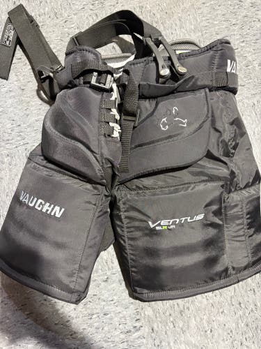 Black Junior Small Vaughn Ventus SLR Jr Hockey Goalie Pants (Used)