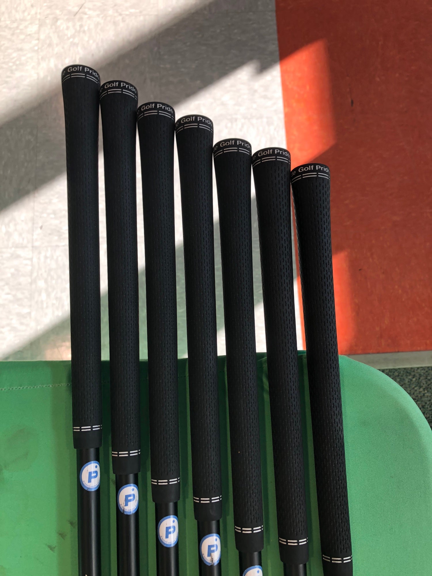 Men's Srixon ZX5 MK II Iron Set Right Handed - Fujikura Axiom