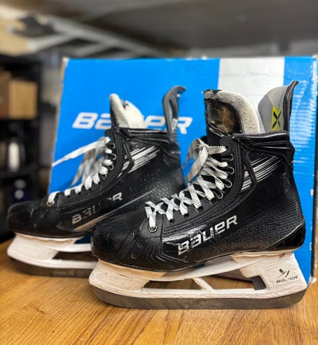 Bauer Vapor Hyperlite 2 Hockey Skates - Senior 9.5 (Excellent Condition)