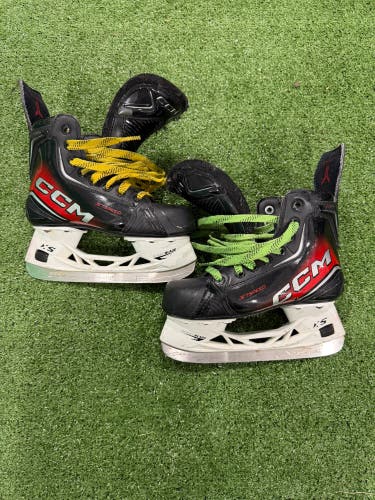 CCM JetSpeed FT870 Hockey Skates | Size 1.5 Regular