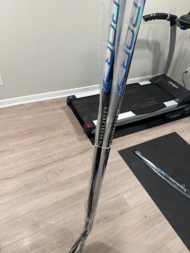 Senior Bauer Vapor Flylite Right Handed Hockey Stick P92 87 Flex Pro Stock (New)