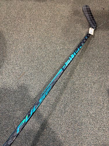 Intermediate Bauer Pulse Hockey Stick Left Hand P88 55 Flex (Used)