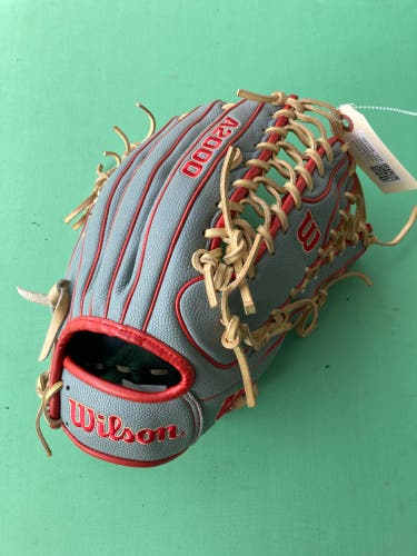 Gray Wilson A2000 RH Outfield Baseball Glove 12.75" (Used)