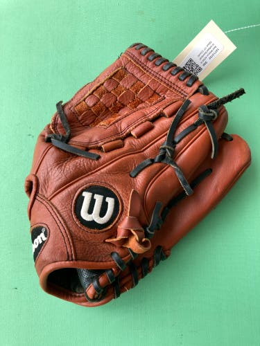 Red Wilson A550 RH Infield Baseball Glove 12" (Used)