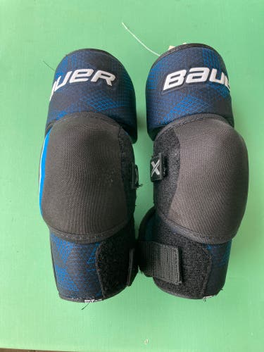 Black Intermediate Medium Bauer X Hockey Pants (Used)