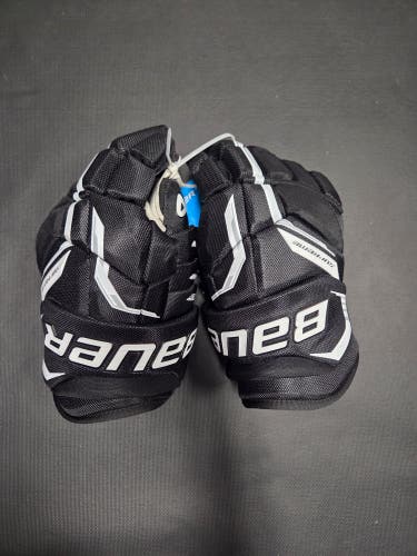 Brand New Bauer Supreme Fuse 15" Black/white Gloves