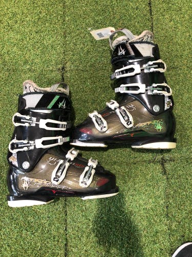 Women's Nordica Hot Rod Ski Boots - Mondo 26 & 26.5 | 305mm (Used)