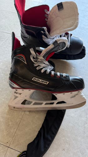 Black 2017 Bauer Vapor X500 Hockey Skates Regular Width 10 (Used)