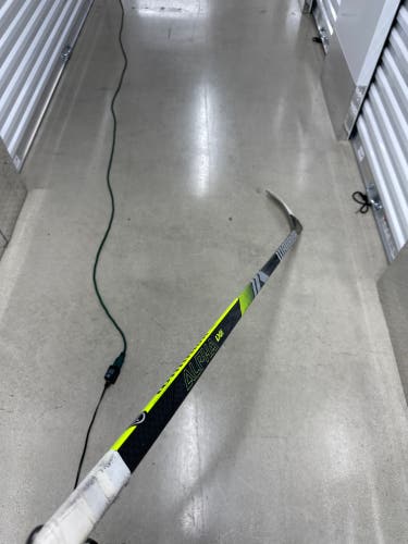 Senior Warrior Alpha LX2 Right Handed Hockey Stick M90 75 Flex Pro Stock (Used)