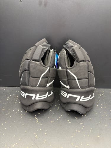 New True Catalyst 5X6 Senior Hockey Glove  (CAT-5X6-GL-1)
