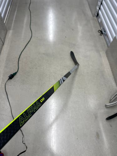 Senior Warrior Alpha LX2 Left Hand Hockey Stick W28 85 Flex Pro Stock (Used)