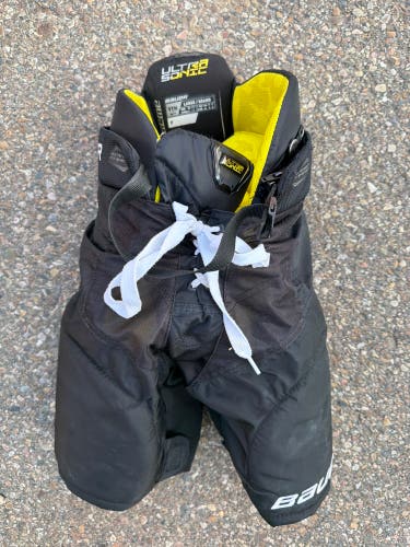 Youth Large Bauer Supreme Ultrasonic Hockey Pants (Used)