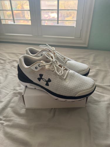 Mens Under Armour Charged Gemini Size 10.5