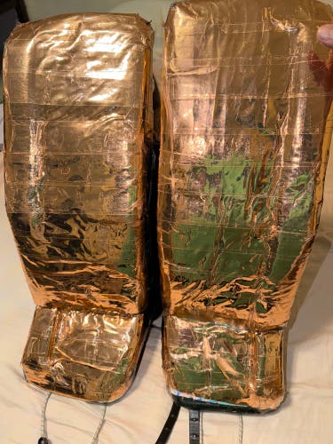 26" 2022 CCM Extreme Flex E5.5 Goalie Leg Pads (Used)
