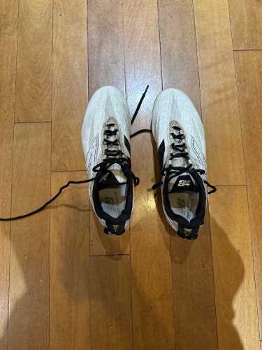 White Men's Size M 10.0 (W 11.0) Adult New Balance Low Top Molded Cleats (Used)