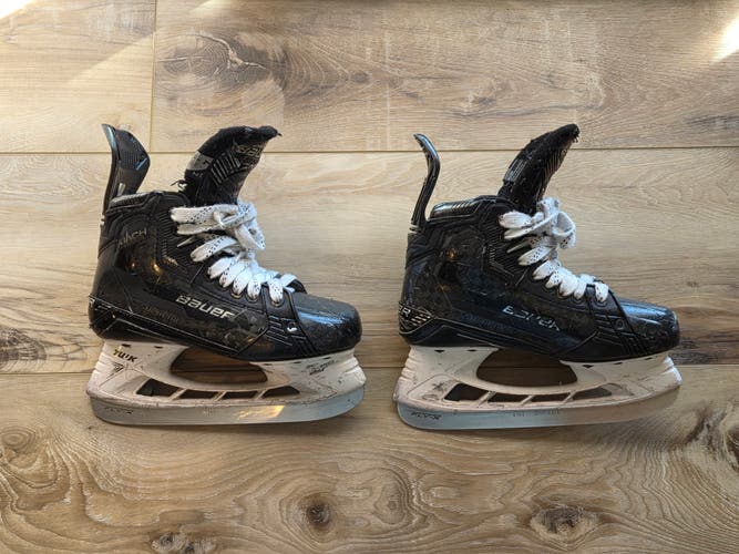Bauer Supreme Mach Hockey Skates Size 4 (Used)
