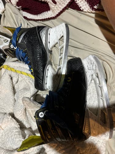 2020 Bauer Supreme S35 Hockey Skates Regular Width Size 3 (Used)