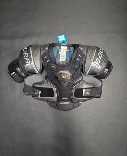 Brand new Men's Medium Senior Bauer Supreme F50 Pro Shoulder Pads