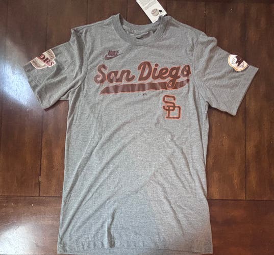 San Diego Padres Nike MLB Graphic T-shirt Adult Size Small NWT