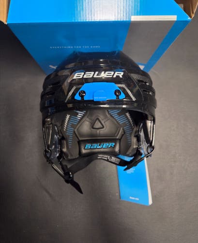 Senior Medium Bauer Re-akt 90 Helmet Black
