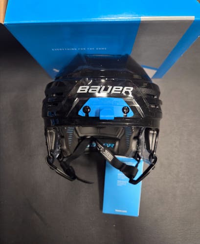 Senior Small Bauer Re-akt 90 Helmet Black