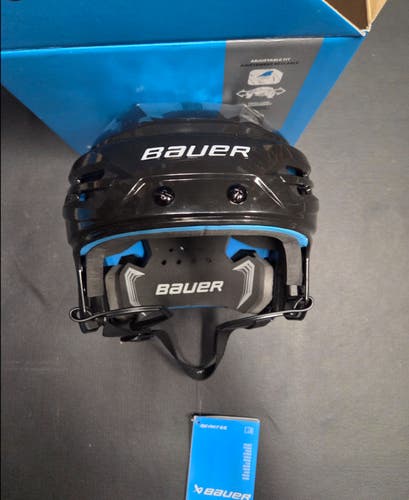 New Senior Medium Bauer Re-akt 55 Helmet Only Black