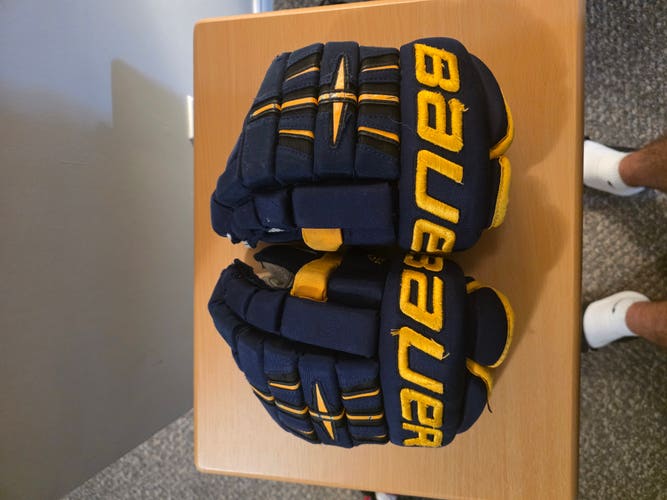 Bauer 4 Roll Gloves 13"