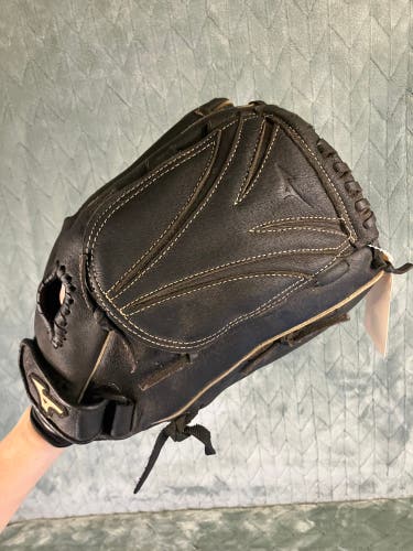 Black Mizuno Finch RH Softball Glove 12.5" (Used)