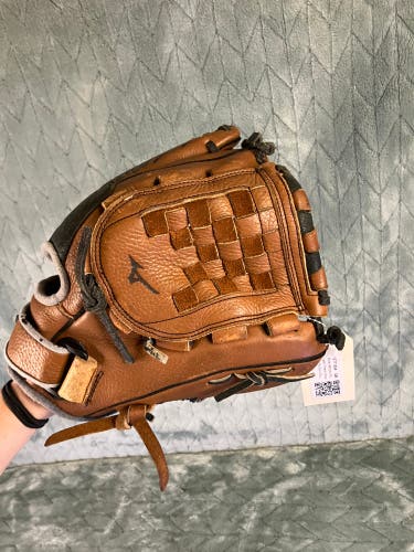 Brown Mizuno Prospect Power Close RH Pitcher's Baseball Glove 11" (Used)