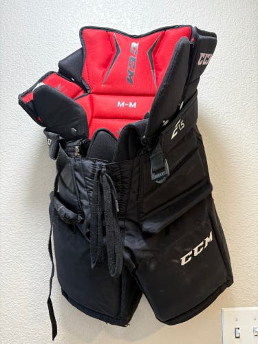 Junior Medium CCM Extreme Flex Shield E1.5 Hockey Goalie Pants (Used)