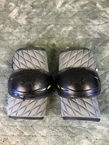 Medium Adult Under Armour Arm Pads (Used)