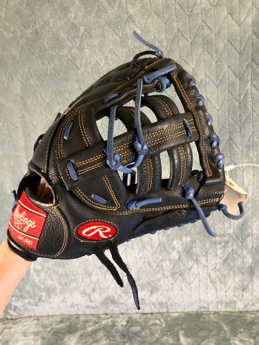 Black Rawlings Renegade RH First Base Baseball Glove 12.5" (Used)