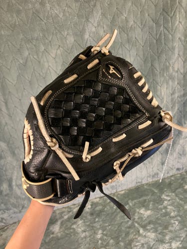 Black Mizuno Prospect Select RH Pitcher's Baseball Glove 12" (Used)