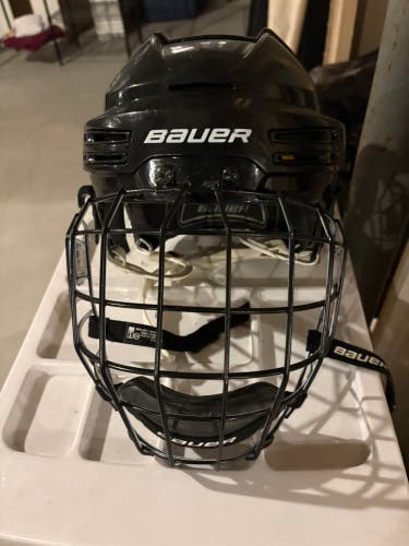 Large Bauer Re-Akt Helmet (Used)