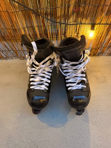 Graf DM1080 Hockey Goalie Skates 9.5 (Used)