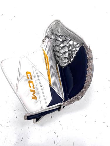 Used CCM AXIS 2.9 Inter Goalie Catcher White 11860-S000314660