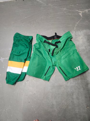 Stars Retro Warrior Shell/Adidas Socks both Large