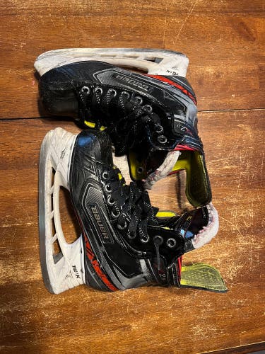 2019 Bauer Vapor X2.9 Hockey Skates Regular Width Size 3 (Used)