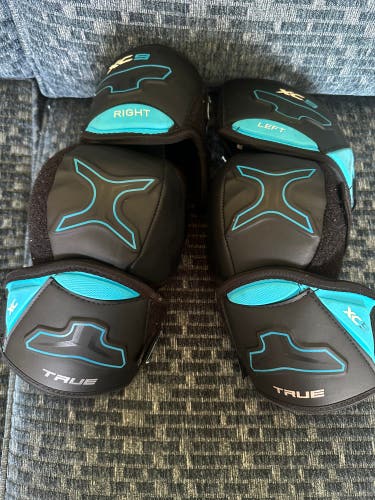 Senior Medium True Xc9 Elbow Pads (Used)