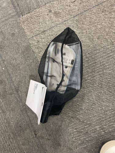 Used Nike Soccer Shin Guards Junior White XS 11614-S000243044