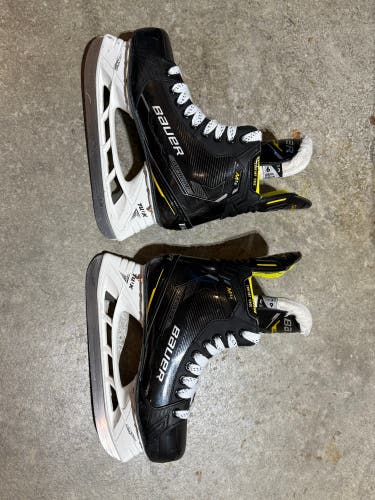 2022 Bauer Supreme M4 Hockey Skates 6.5 (Used)