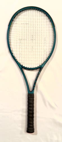 Wilson Blade v9 104, 4 1/8 Tennis Racquet (very good condition)