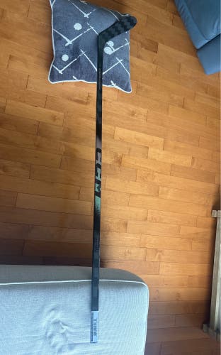 Senior CCM Ribcor Trigger 10 Pro Right Handed Hockey Stick P28 75 Flex (New)