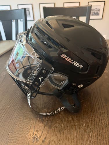 Large Bauer Re-Akt 150 Helmet (Used)