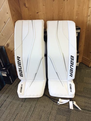 28" JR Medium 2023 Bauer GSX Goalie Leg Pads (New)